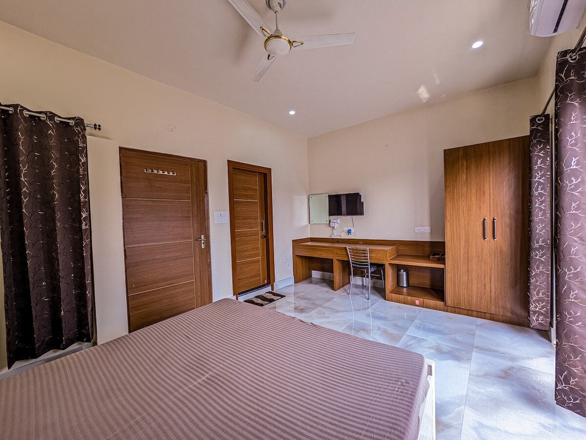 Cottage Glade 2BHK Dehradun by Homeyhuts - Tap to explore photos