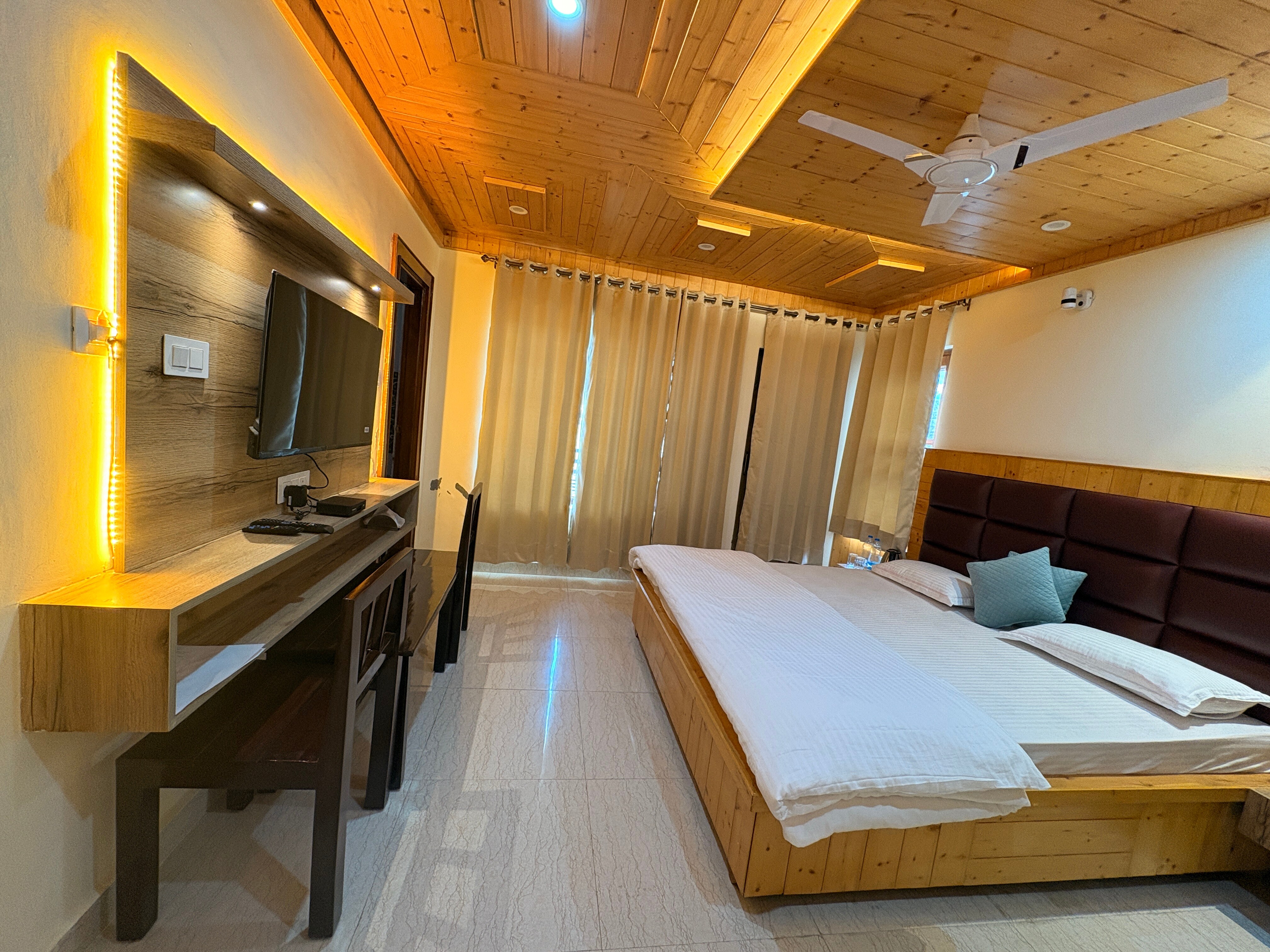 Mainak Guest House - Tap to explore photos