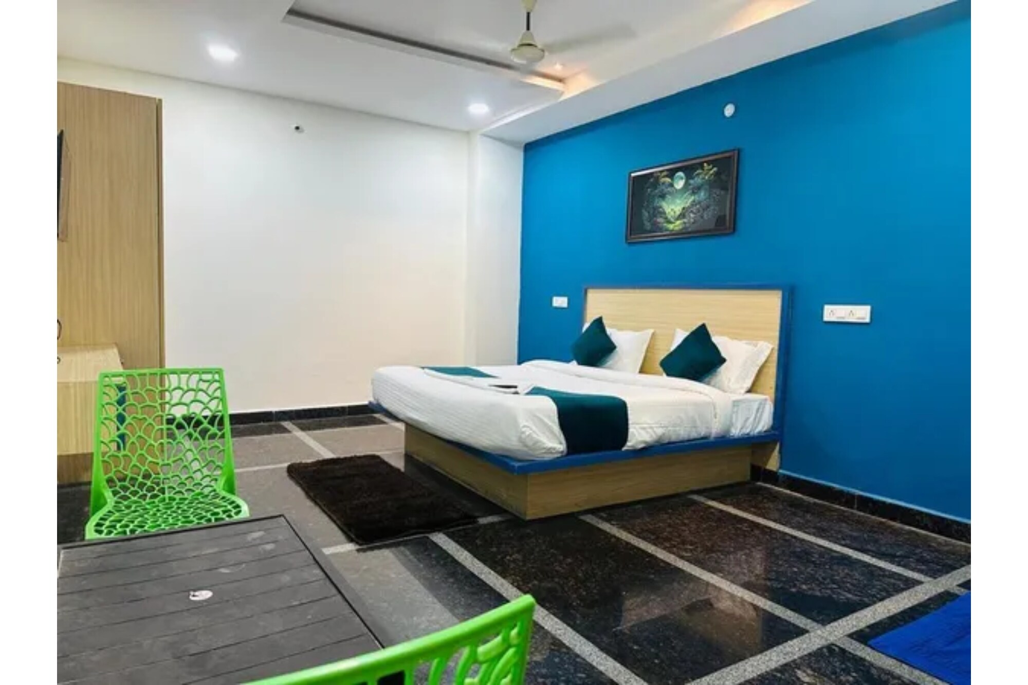 FabHotel Living Tree Suites - Tap to explore photos