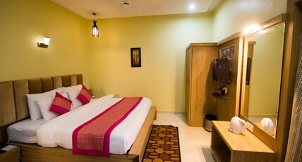 The River Front Resort Room Type - Deluxe Double Room