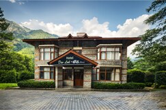 DLS Hotel Devlok
