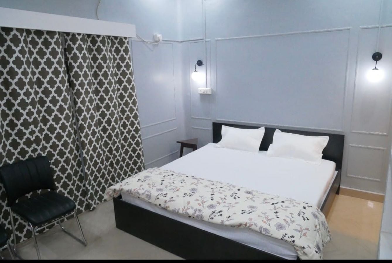 Janki Kunj HomeStay Villa Varanasi - Tap to explore photos