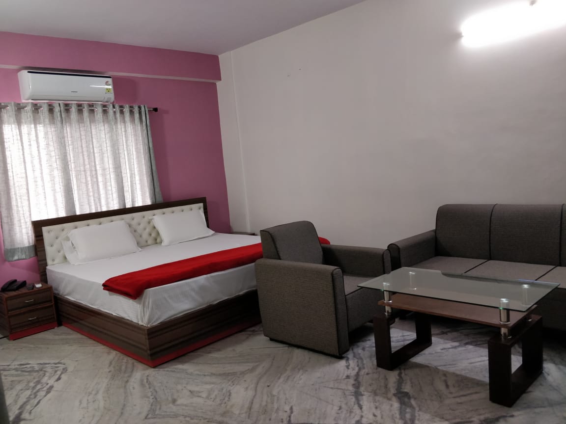 EXECUTIVE'S NEST GUEST HOUSE  - Tap to explore photos