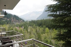 Navaura Stays & Cafe, Old Manali