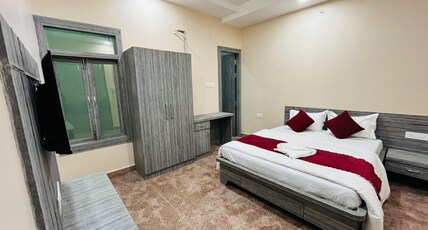 Hotel Utsav Palace Room Type - Deluxe Room