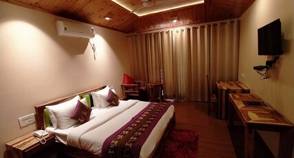 RIO RESORT Room Type - Deluxe Room with Valley View and Balcony