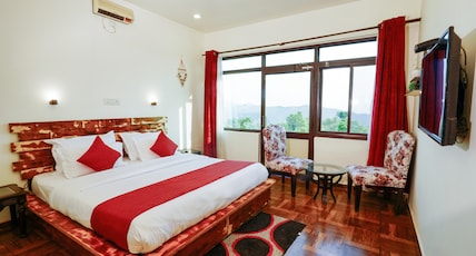 Hotel Sagarmatha Room Type - Premium Room with Balcony and Valley View Hotel Sagarmatha Room Type - Premium Room with Balcony and Valley View