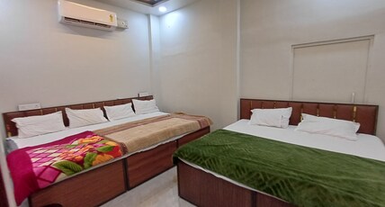 Hotel shree Bharti Room Type - Bedroom g3