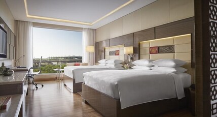 JW Marriott Mumbai Sahar Room Type - Guest Room With Bathtub, 2 Double, City View