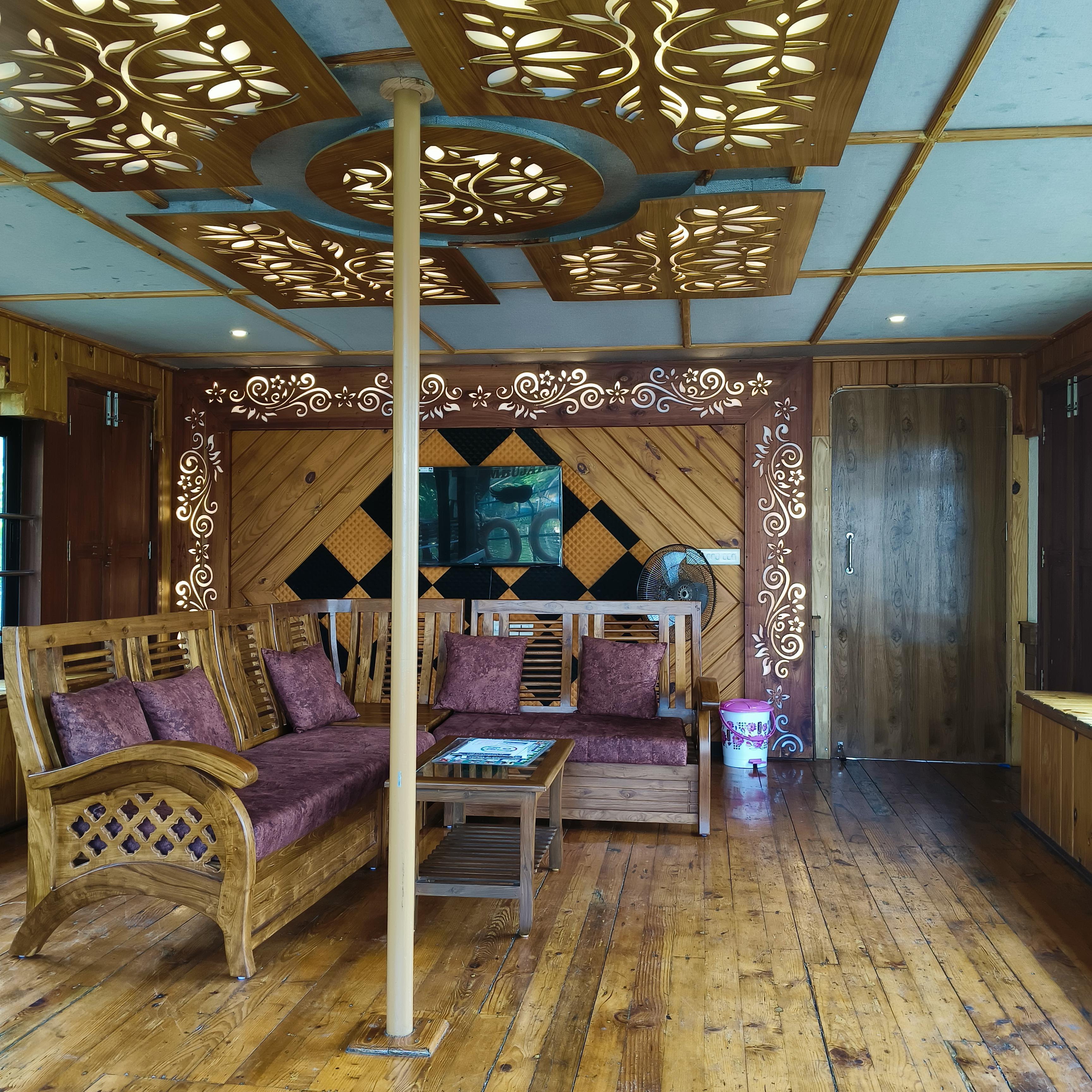 Vinayak Tours Houeboats - Tap to explore photos