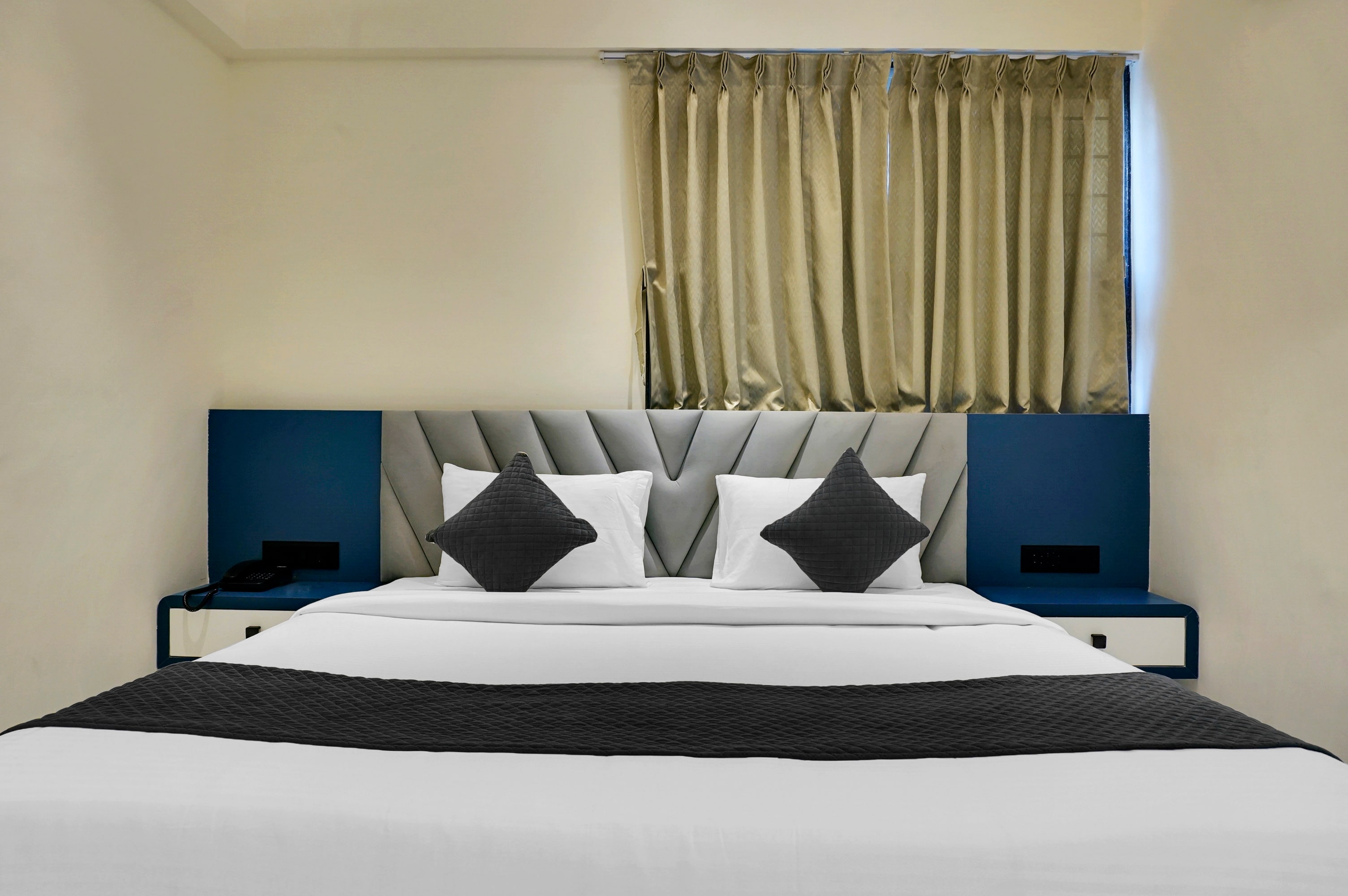 Palm Suites Baner - Tap to explore photos
