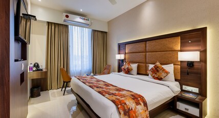 Hotel Town Palace Room Type - Deluxe Room Ac With Garden View