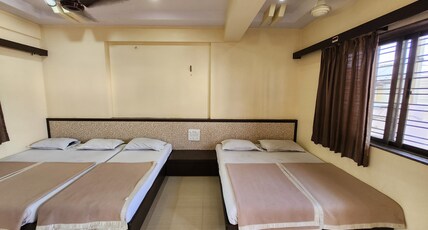 HOTEL SAI NIWAS Room Type - FAMILY ROOM with 05 Beds-Non A.C.