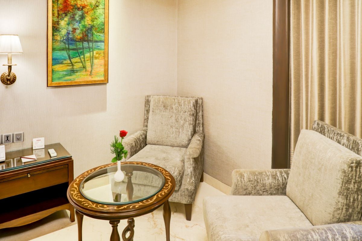 Hotel Maharaja Regency - Tap to explore photos