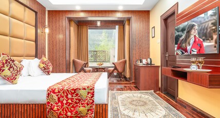 Pahalgam Hill Side Resort & spa Room Type - Premium Room with Mountain View
