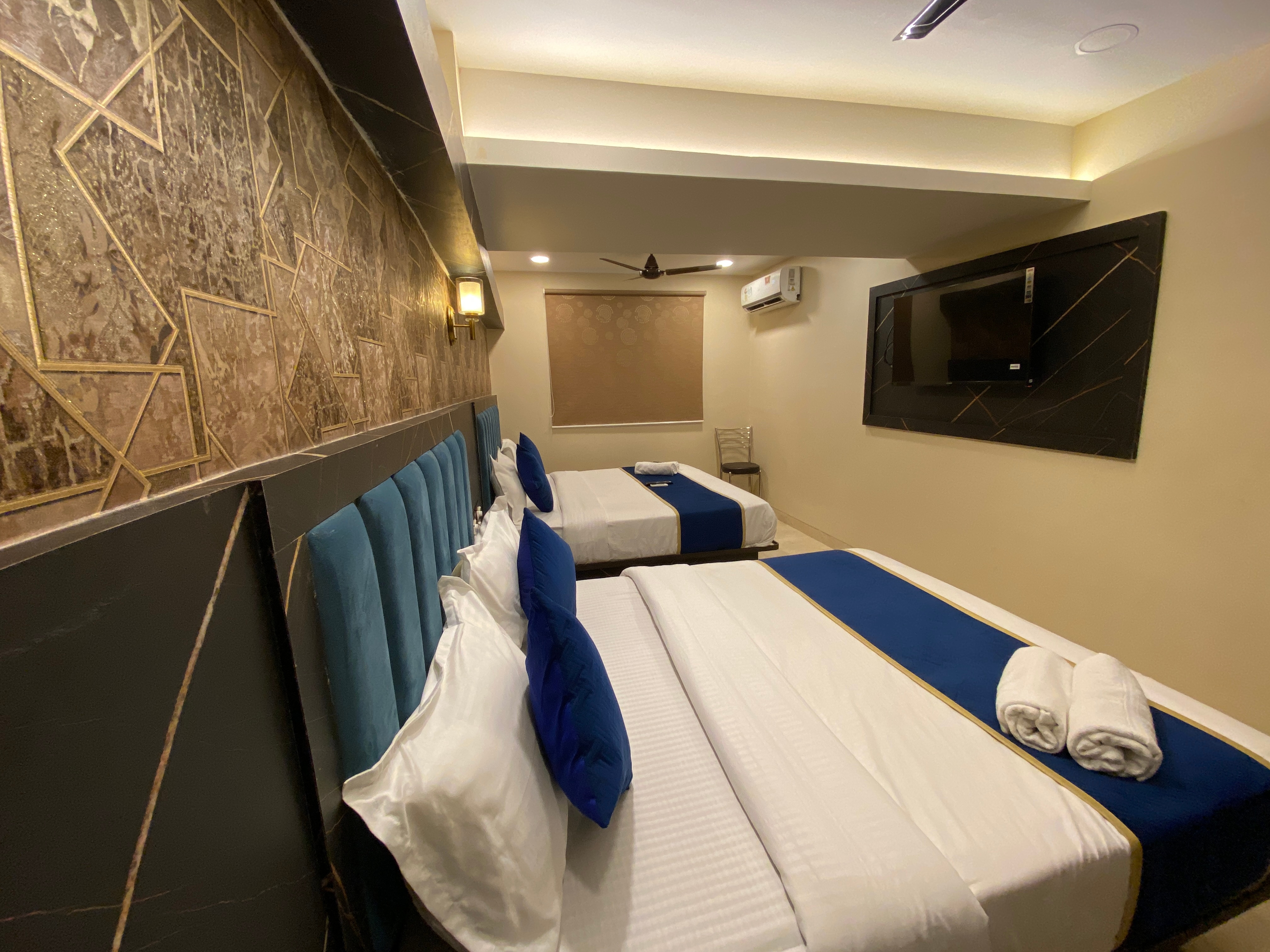 Hotel 97 Inn - Tap to explore photos