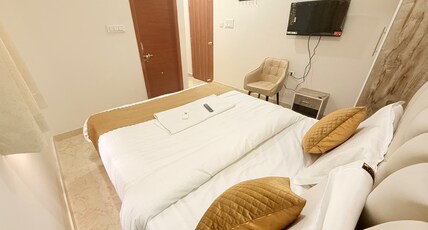 VAARAAHI HOTELS Room Type - AC Deluxe Room