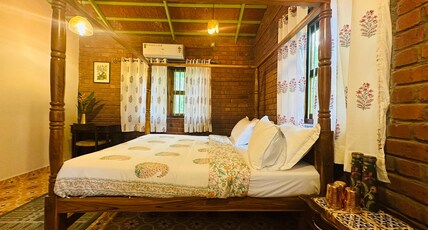 Green Roots Farm Stay Room Type - Deluxe Room