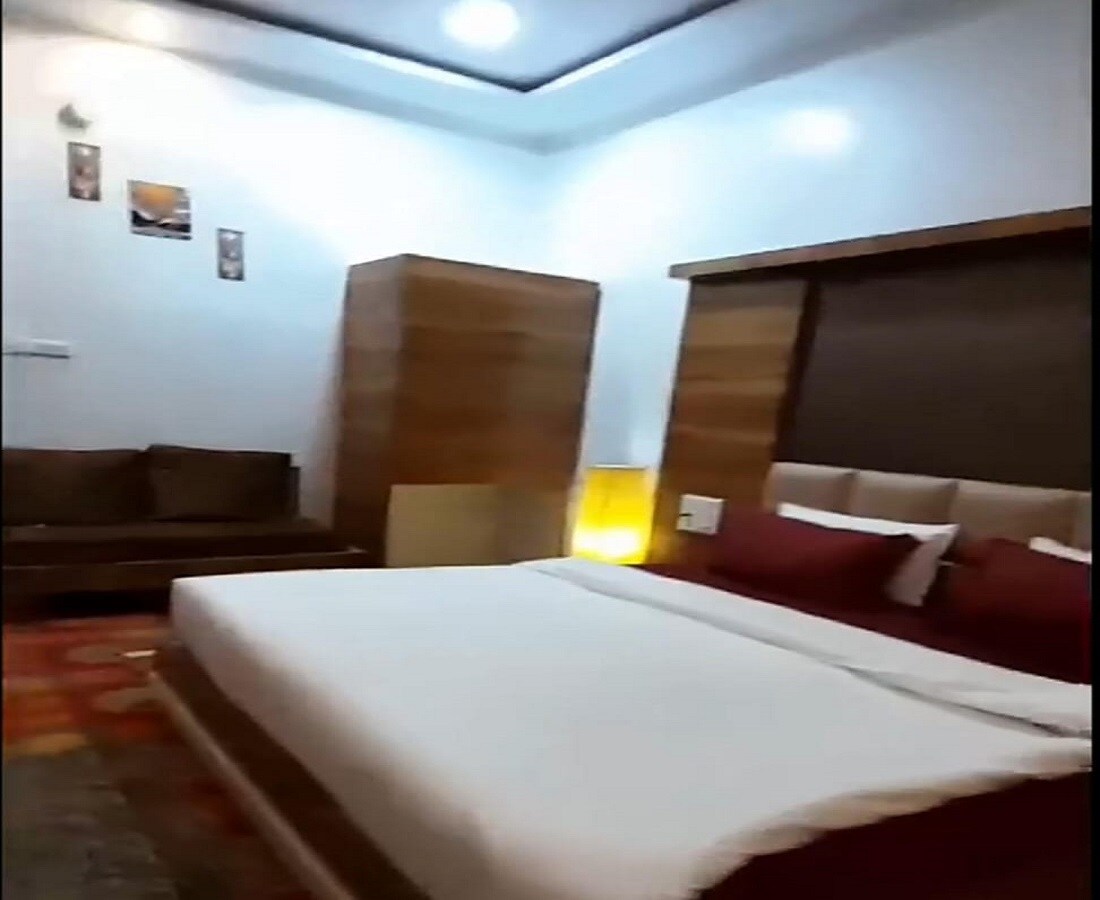 UTSAV HOTEL & RESTAURANT - Tap to explore photos