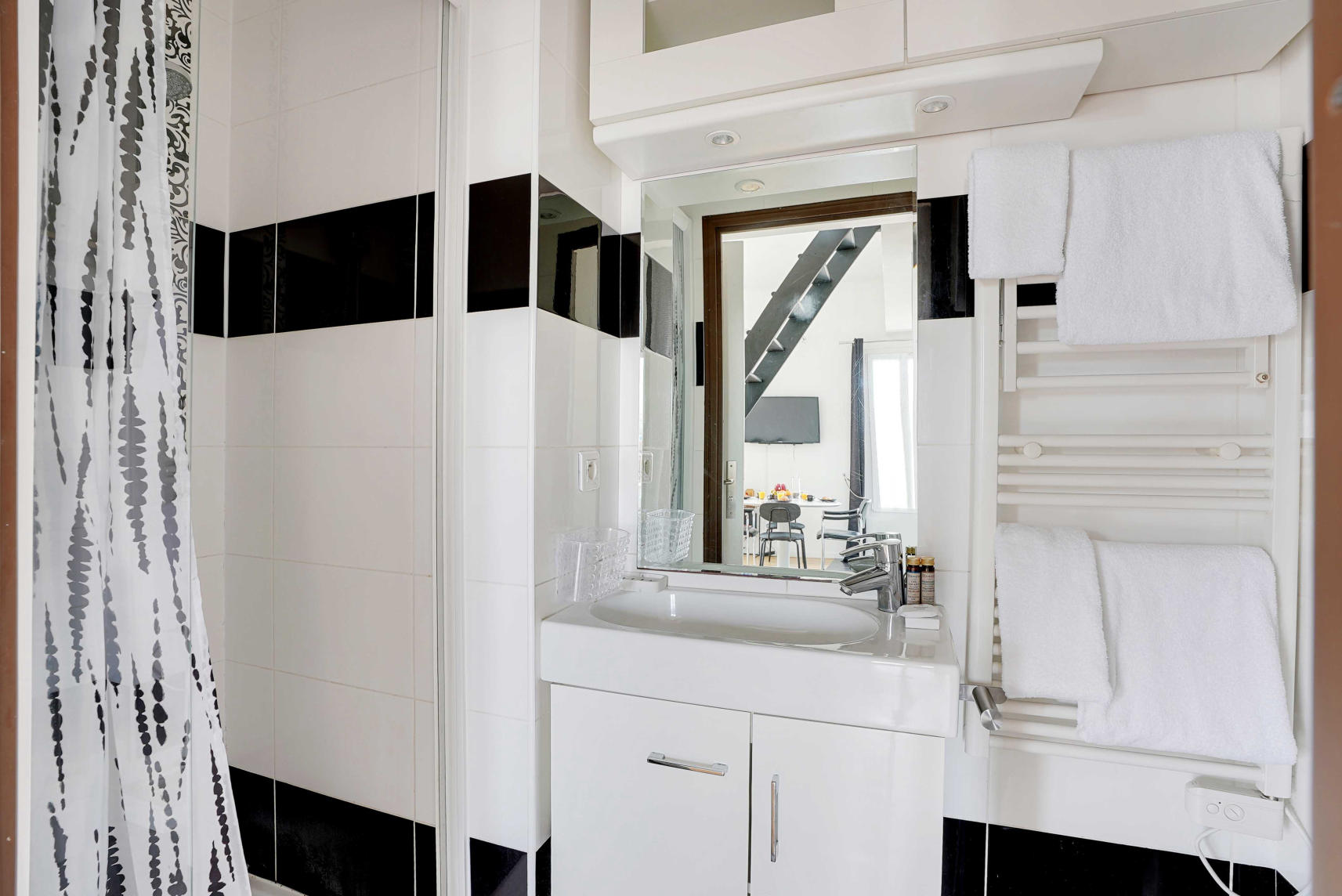 Modern Apartment - 1BR-2P- Paris Outskirts - Tap to explore photos