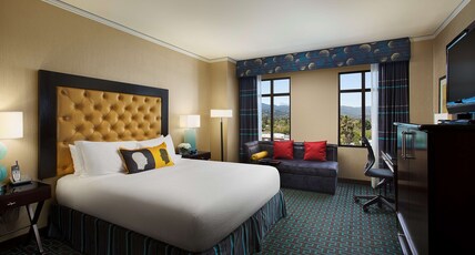 Juniper Hotel Cupertino, Curio Collection by Hilton Room Type - 1 KING BED MOUNTAIN VIEW