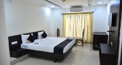 Hotel Swarna Palace Room Type - Luxury Premium