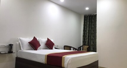 Hotel Skyee Residency Near PGI Room Type - DELUXE