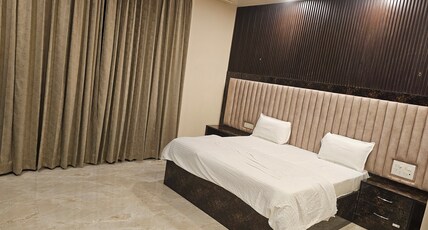 Hotel Moon Star Room Type - Deluxe Room