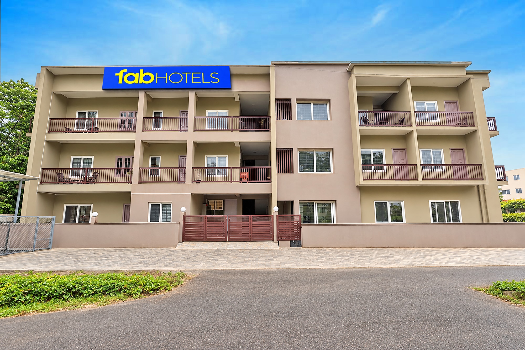 FabHotel Oasis Homes - Tap to explore photos