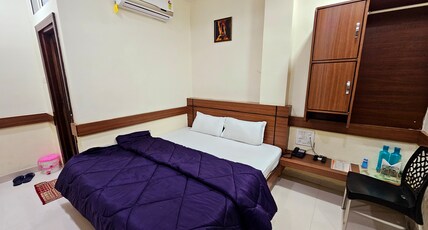 Pratishtha Hotel Room Type - AC DELUXE EXECUTIVE