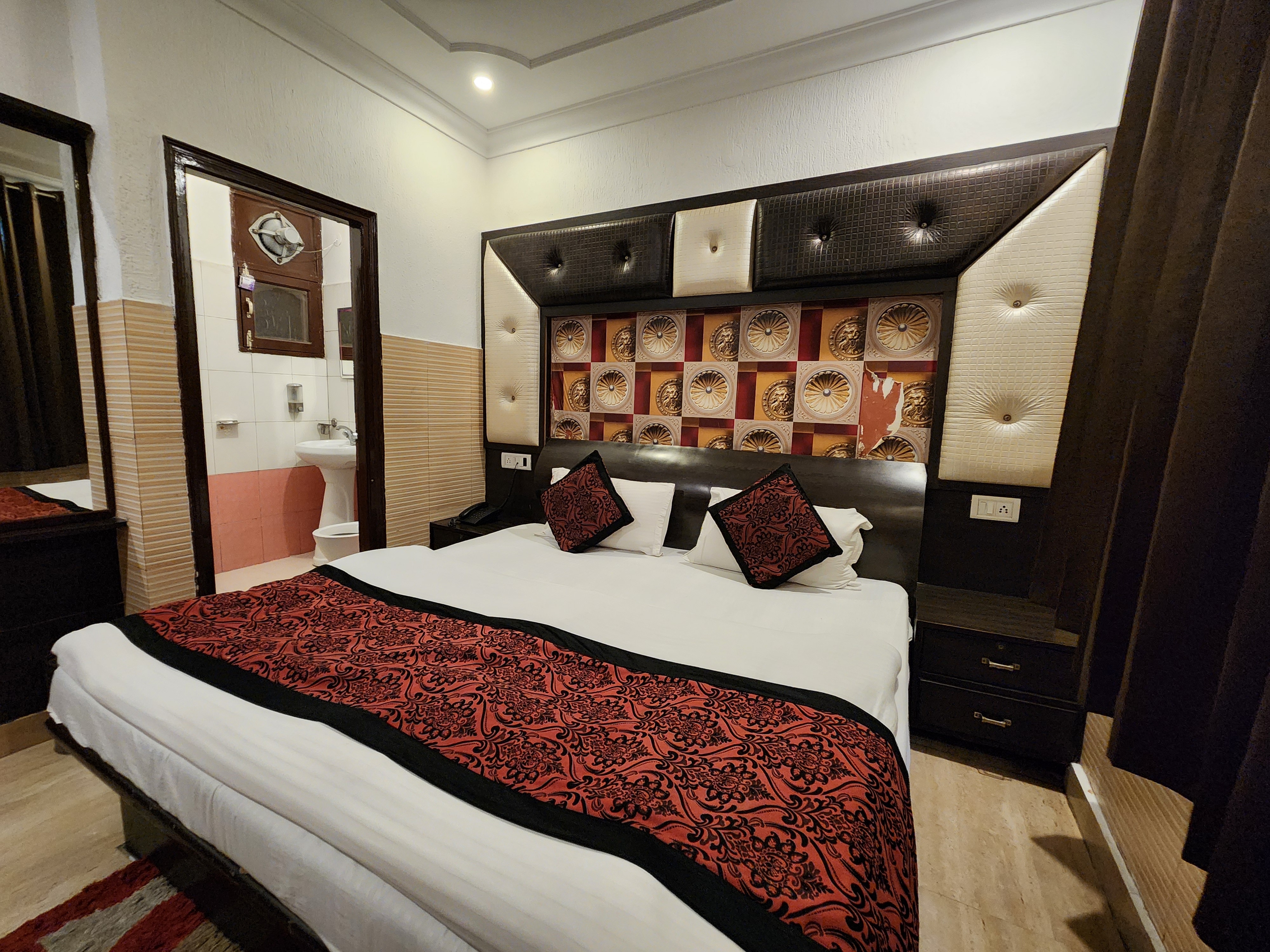 Hotel Red Rose @Bus Stand Jammu - Tap to explore photos
