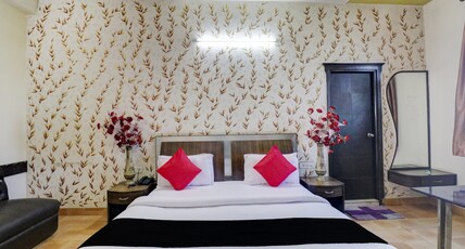Hotel O Mukut Mahal Room Type - Classic