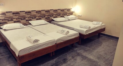 Hotel Wins Room Type - 4 Bed Standard AC