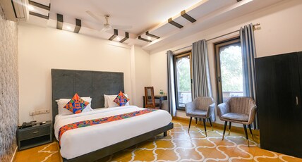 FabHotel The Heritage Room Type - Premium Room