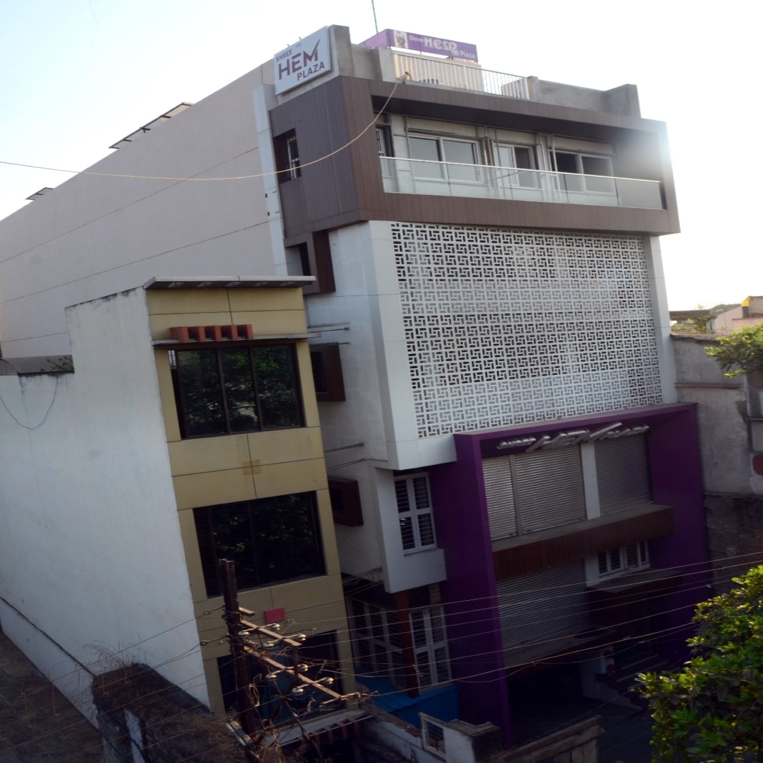 Hotel Gurusparsh, Kolhapur - Tap to explore photos