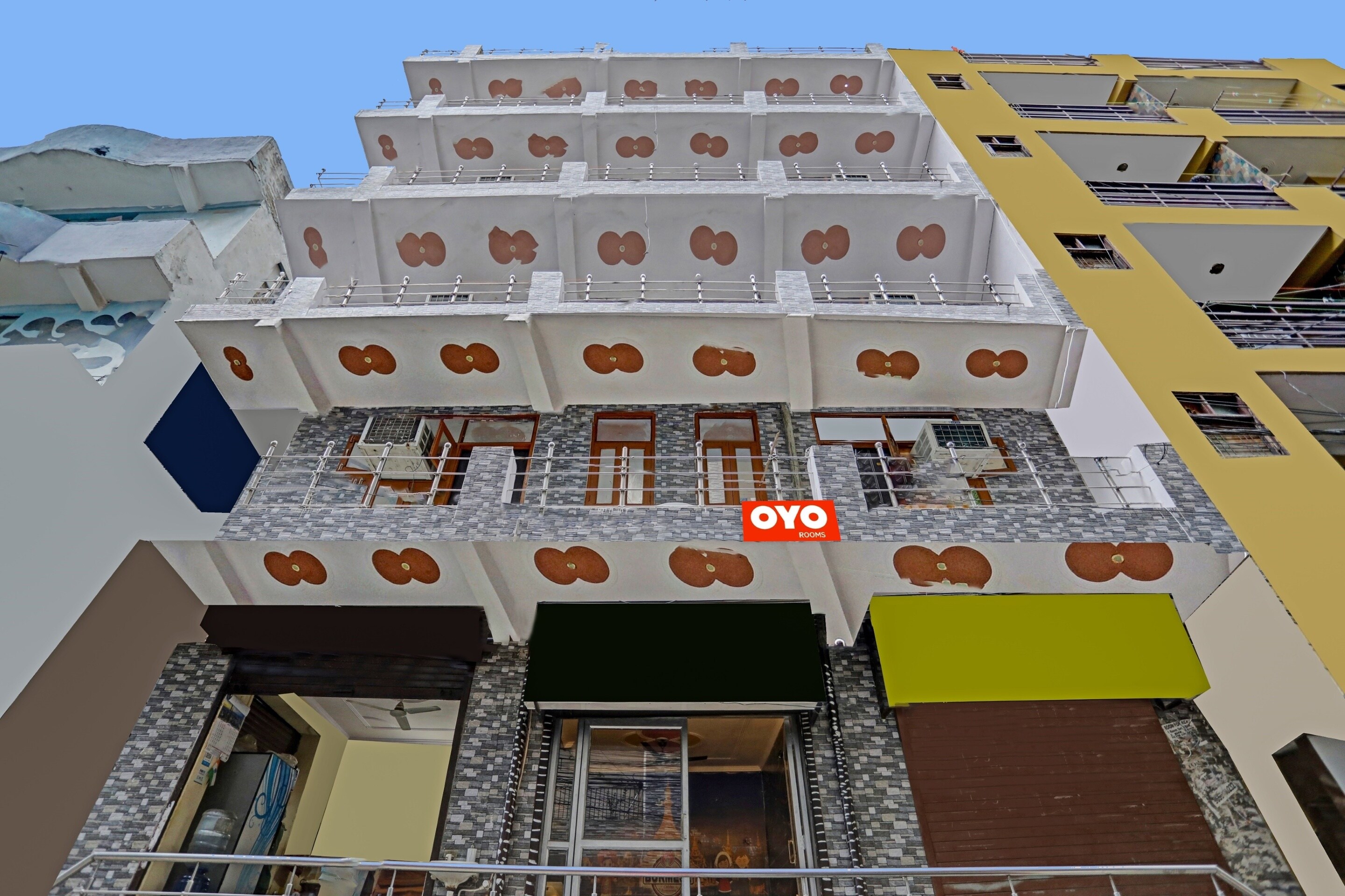 Hotel O Royal Stay - Tap to explore photos