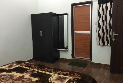 HOTEL WARSI PALACE