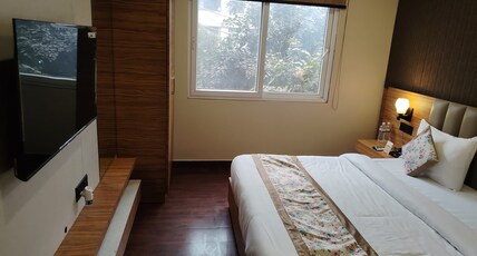 SHRI GAURANG PALACE Room Type - PREMIUM ROOM
