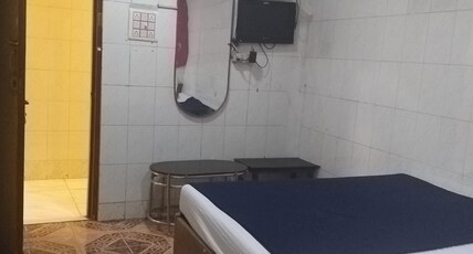 Central Guest House Room Type - Standard AC Room