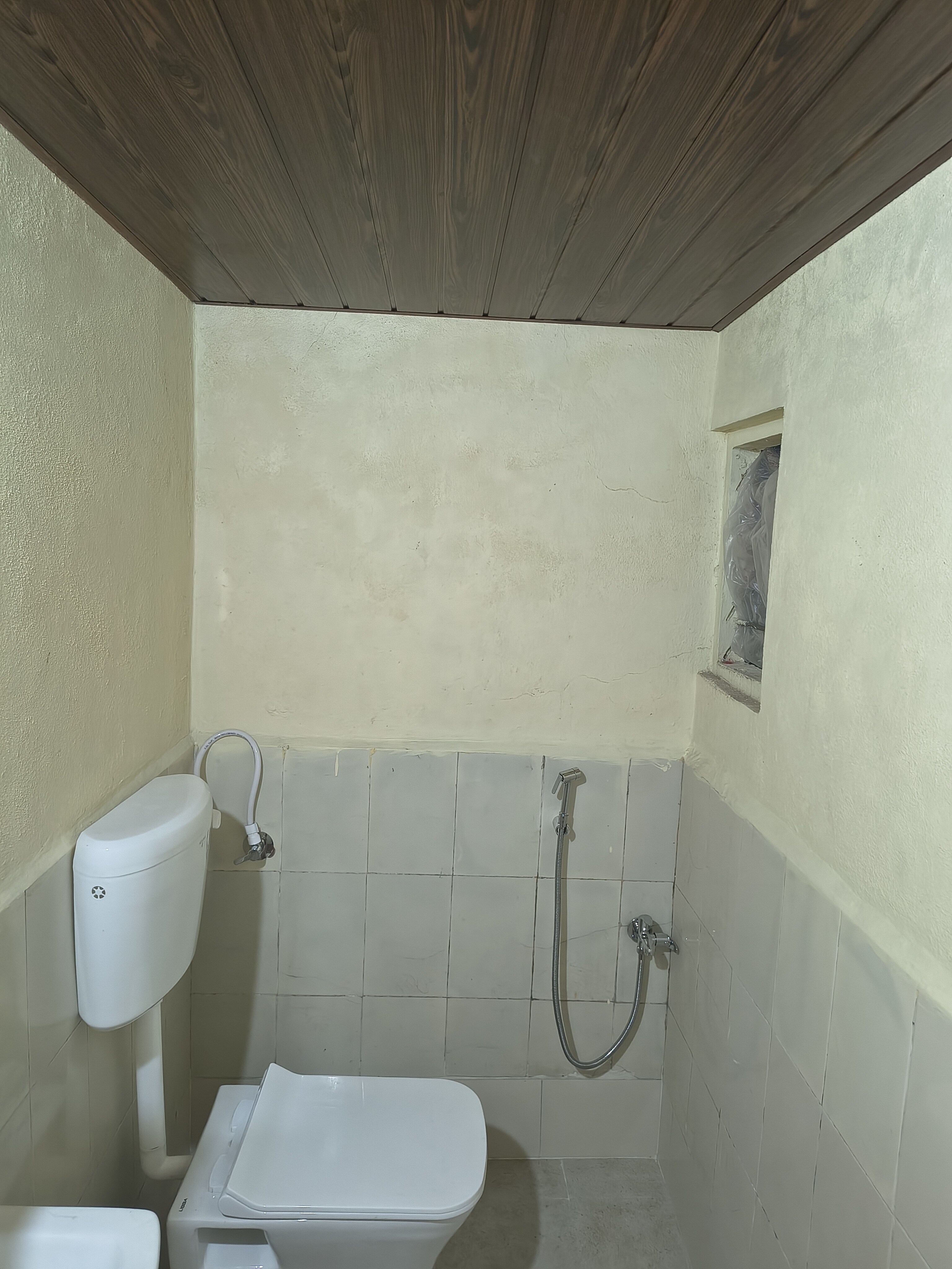 1B AC Gr Brahmachaitanya Homestay Nr Rly Stn - Tap to explore photos