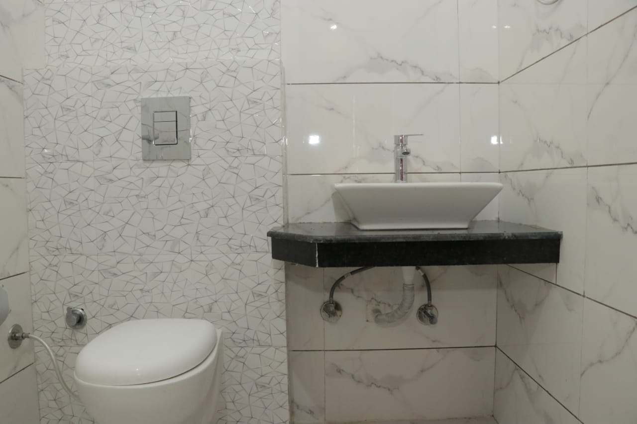 Hotel G Royale - Tap to explore photos