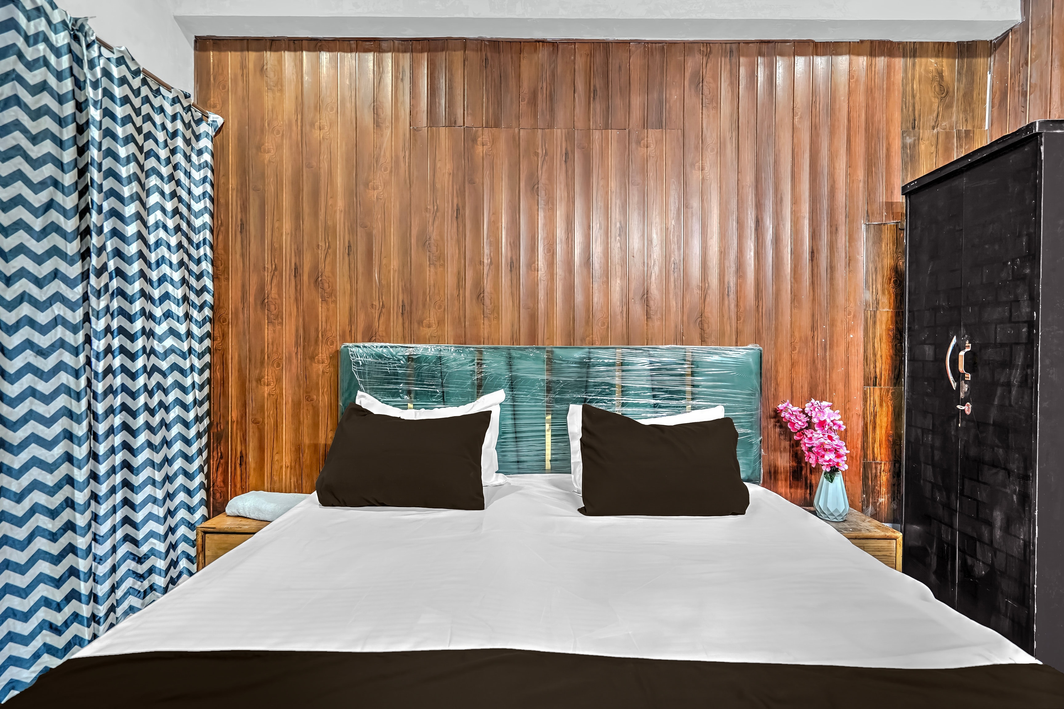 Super Hotel O Dwarka Sector 7 Formerly Millenium Residenc - Tap to explore photos