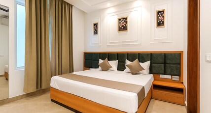 Hotel MJ MARRIOTS - 3 Mins From Golden Temple Room Type - Superior King Room