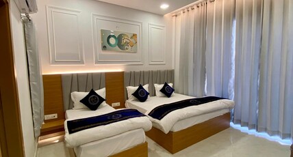 RY Luxuries Hotel | 300m from Golden Temple Room Type - Premium Triple Room