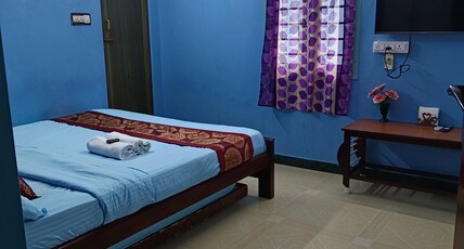 Blue Waves Room Type - Family room with balcony
