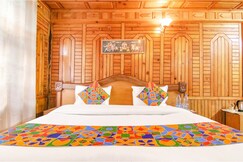 Hotel Arsh International near Kainchi Dham