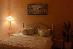 Misty BNB and Homestay - Pink City