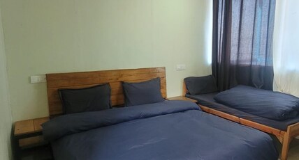 On The Rocks Camps and Cafe | Rooms & Guided Treks Room Type - Himalaya View Cottage