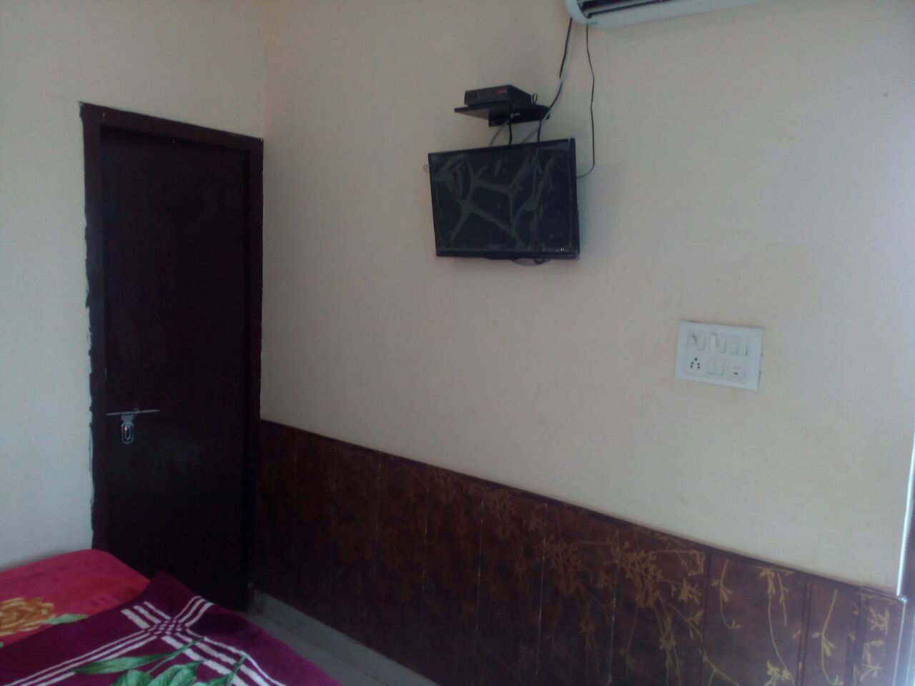 HOTEL KARAN PALACE - Tap to explore photos