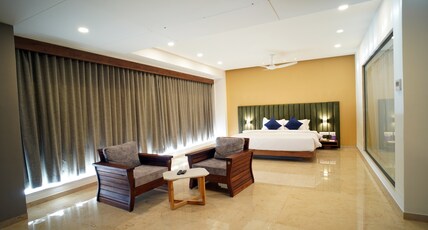 THE SOMNATH GATEWAY Room Type - Queen Suite Room